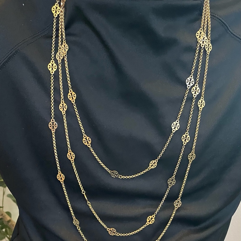 Elegant Gold Multi-Strand Necklace with Delicate Beads